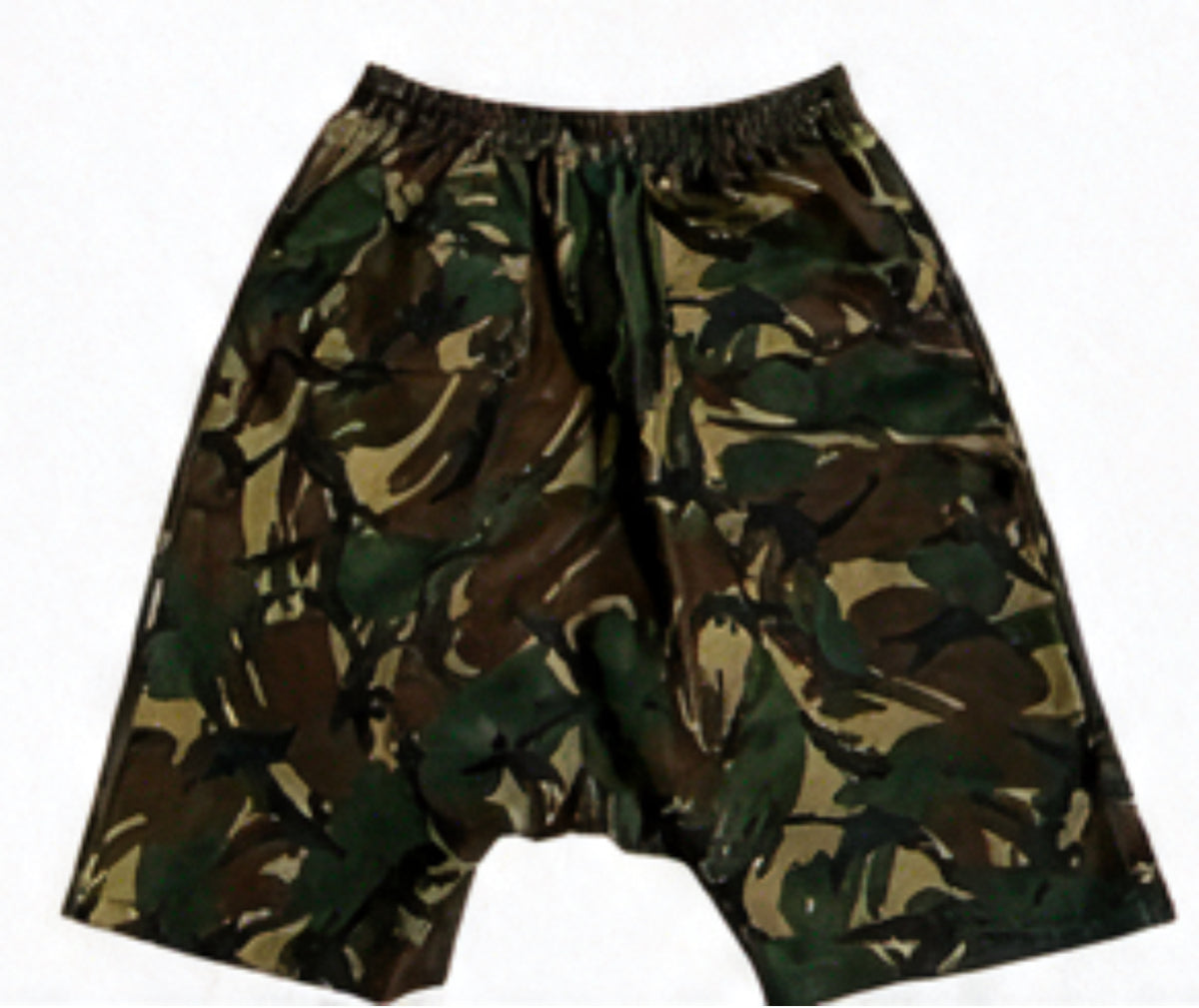 Camo drop crouch shorts
